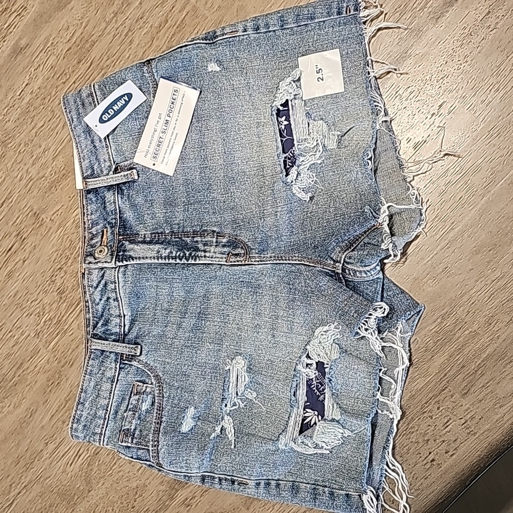 NWT Old Navy High Rise 2.5" Inseam Jean Shorts size 8